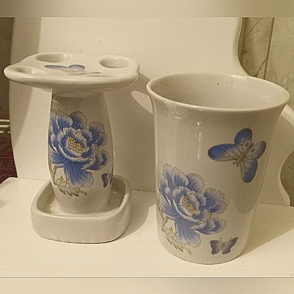 Vintage Handpainted Japanese Bathroom Set